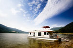 Luxury Houseboat Holidays at Lake Eidlon, Victoria